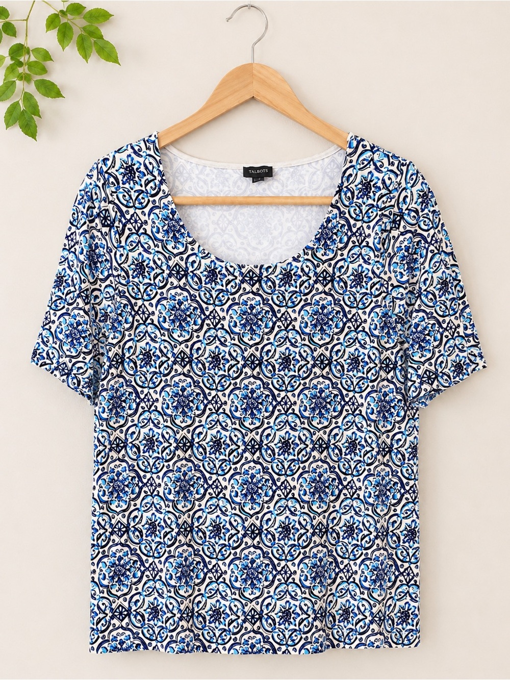 Talbots Blue White Medallion Print Stretch Knit Top Women’s Size Large
